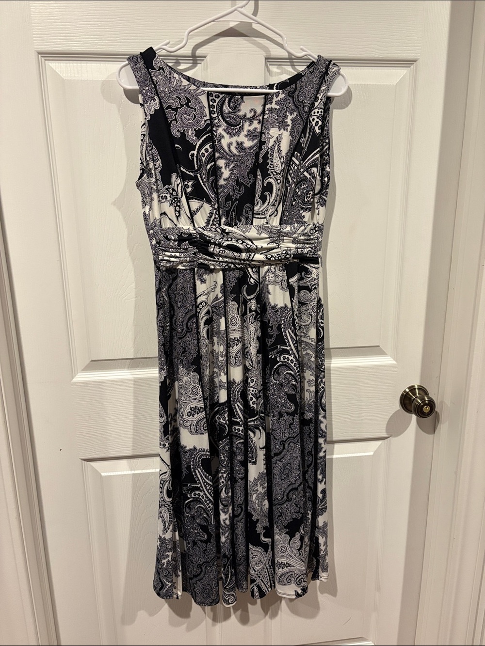 Like New! Sleeveless Black and White Paisley Fit & Flare Dress